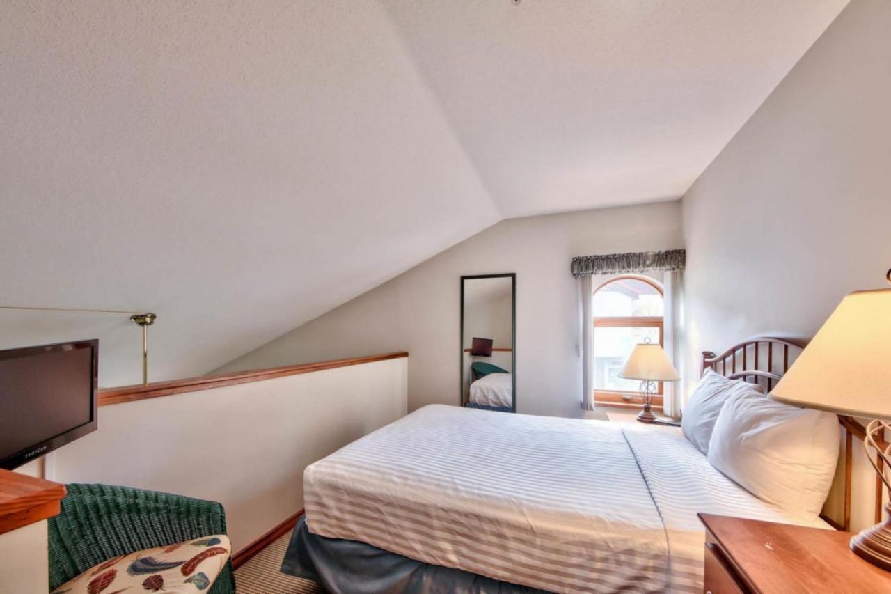 Hearthstone Lodge And Hotel By Bear Country Sun Peaks Bagian luar foto